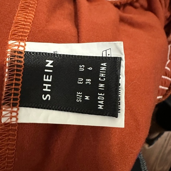 SHEIN Brown High Waist Shorts with Smocked Waistband - Picture 3 of 3